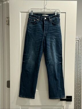 Levi’s Ribcage Straight Ankle
Size 26